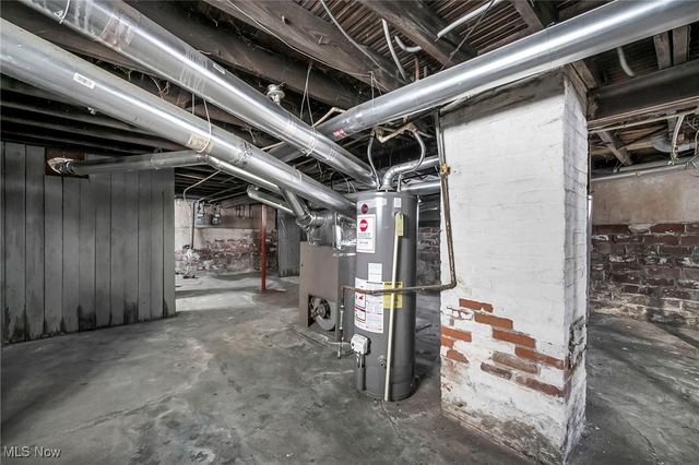 1854 Grantham Road, Cleveland, OH 44112