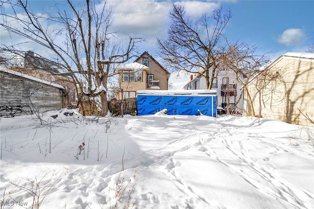 1854 Grantham Road, Cleveland, OH 44112