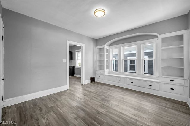 1854 Grantham Road, Cleveland, OH 44112