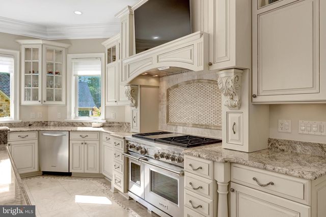 1239 DALEVIEW DR, Mclean, VA 22102