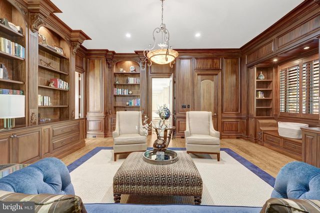 1239 DALEVIEW DR, Mclean, VA 22102