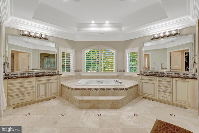 1239 DALEVIEW DR, Mclean, VA 22102