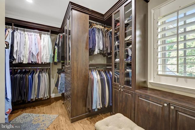 1239 DALEVIEW DR, Mclean, VA 22102