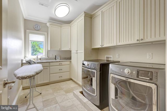 1239 DALEVIEW DR, Mclean, VA 22102