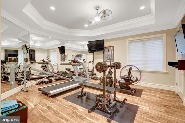 1239 DALEVIEW DR, Mclean, VA 22102