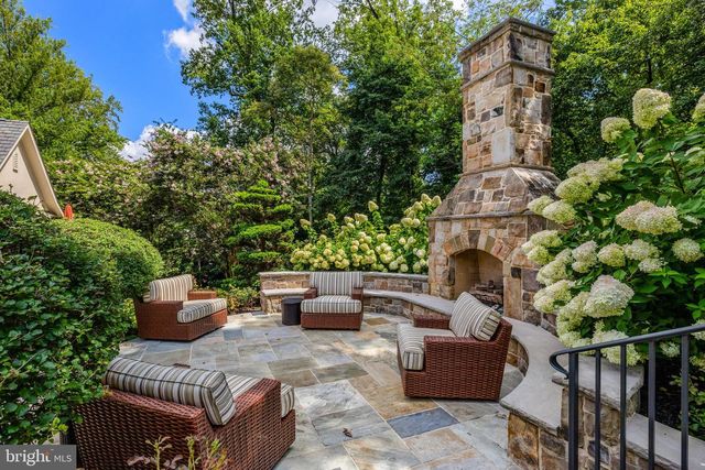 1239 DALEVIEW DR, Mclean, VA 22102