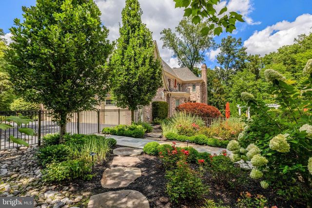 1239 DALEVIEW DR, Mclean, VA 22102