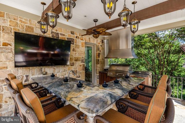 1239 DALEVIEW DR, Mclean, VA 22102