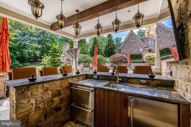 1239 DALEVIEW DR, Mclean, VA 22102