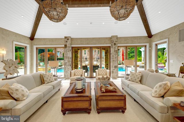 1239 DALEVIEW DR, Mclean, VA 22102