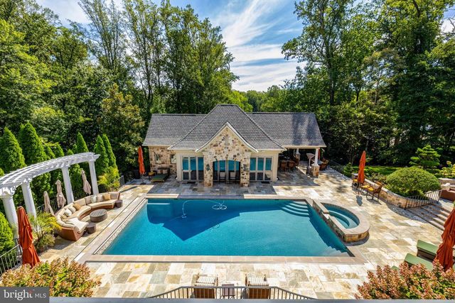 1239 DALEVIEW DR, Mclean, VA 22102