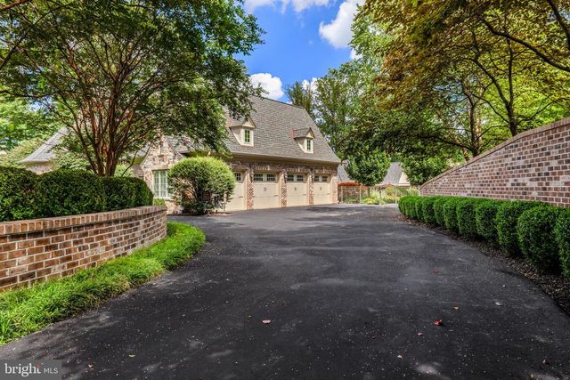 1239 DALEVIEW DR, Mclean, VA 22102