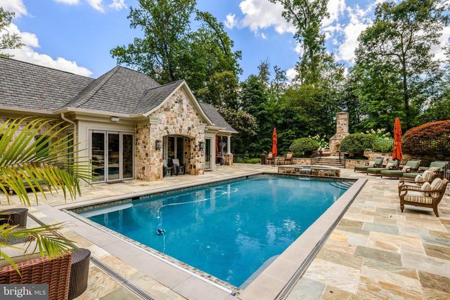 1239 DALEVIEW DR, Mclean, VA 22102