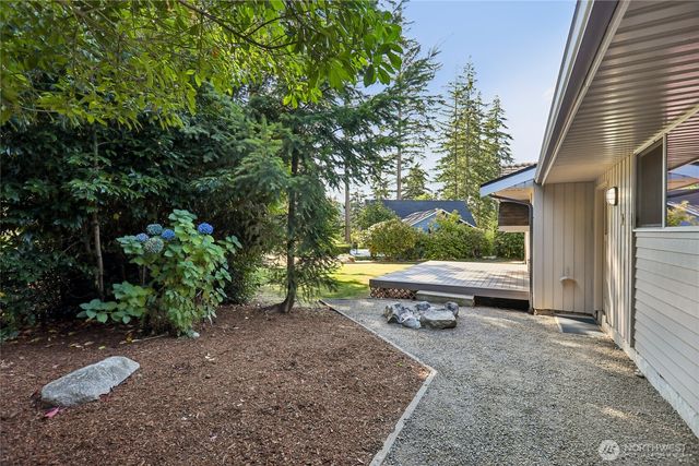 241 Mackenzie Drive, Camano Island, WA 98282