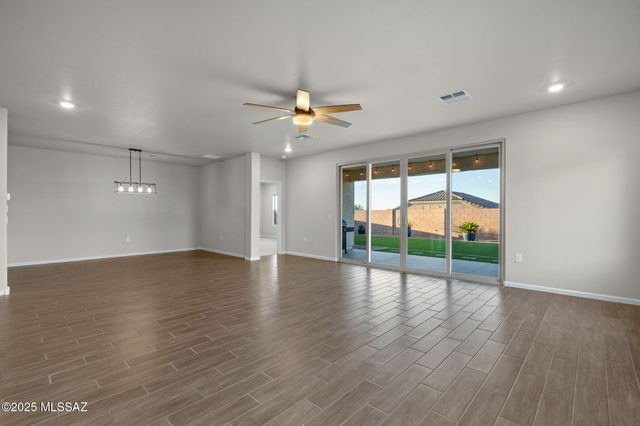 366 W Aberdeen Street, Vail, AZ 85641