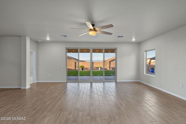 366 W Aberdeen Street, Vail, AZ 85641