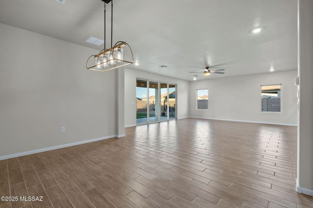 366 W Aberdeen Street, Vail, AZ 85641