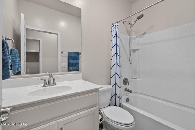 366 W Aberdeen Street, Vail, AZ 85641