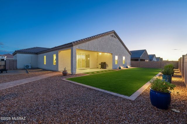 366 W Aberdeen Street, Vail, AZ 85641