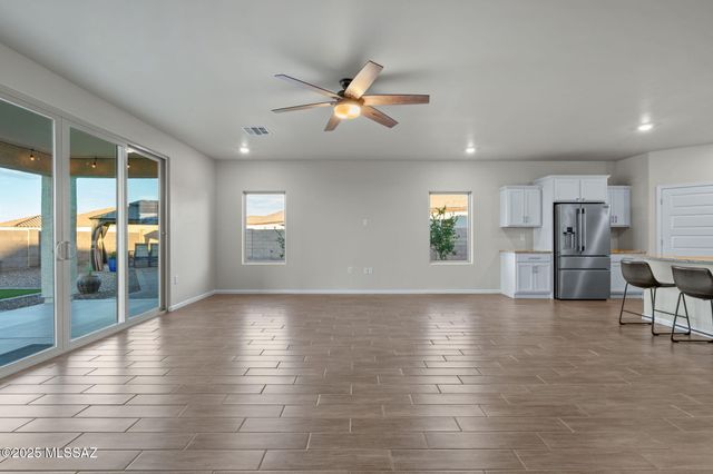 366 W Aberdeen Street, Vail, AZ 85641