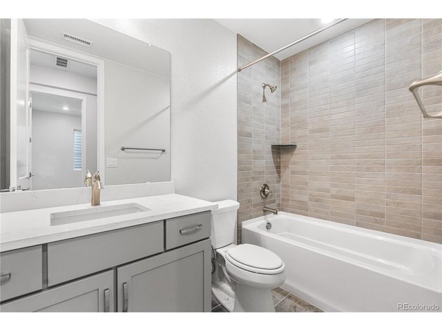 11104 Amber Light Cir, Littleton, CO 80125