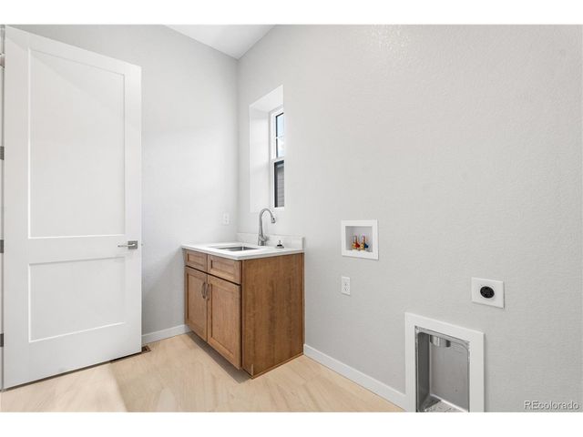 11104 Amber Light Cir, Littleton, CO 80125