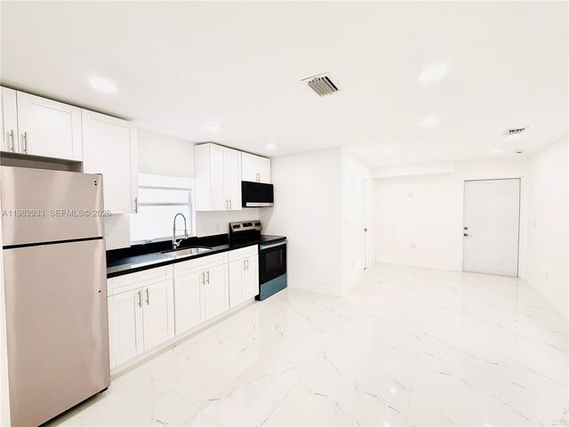 3354 NW 50th St 3, Miami, FL 33142