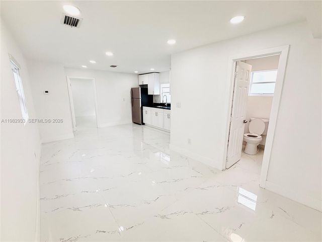 3354 NW 50th St 3, Miami, FL 33142