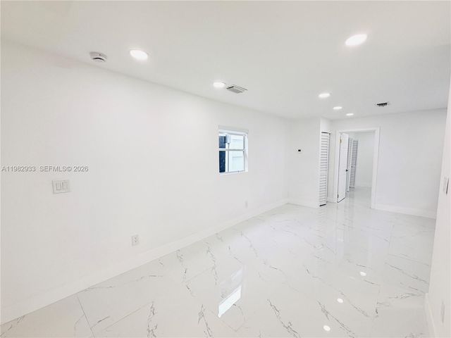 3354 NW 50th St 3, Miami, FL 33142