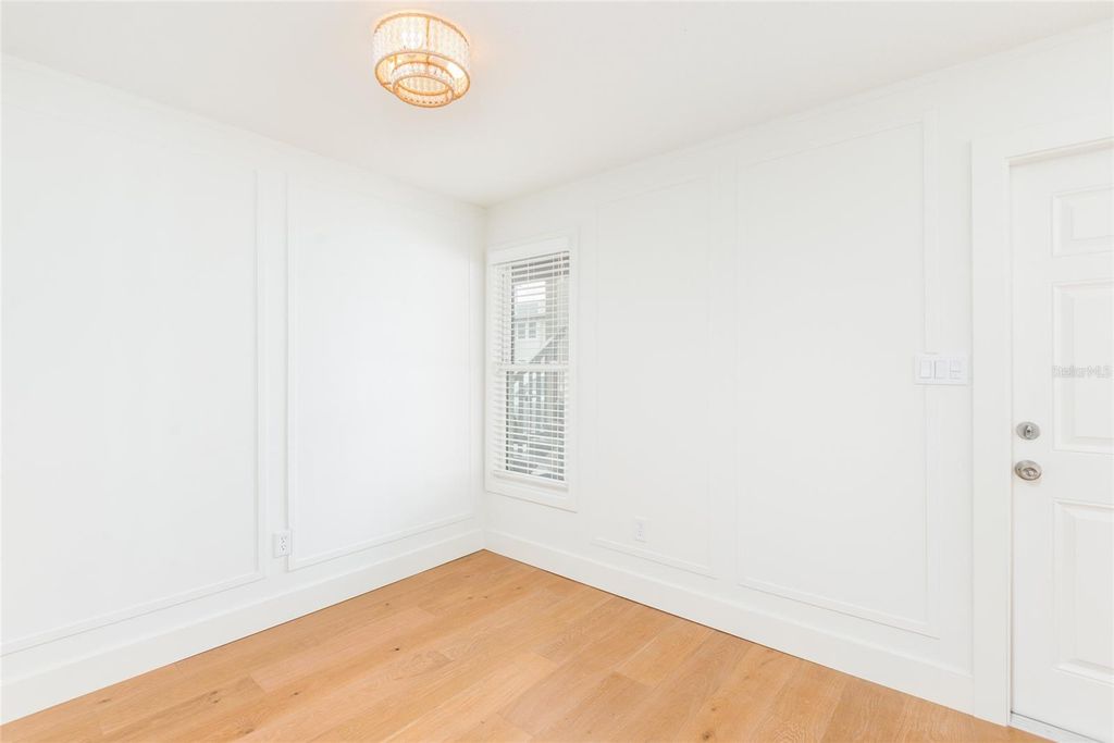 Image 5 of property listing at 525 S LINCOLN AVENUE 106, Tampa, FL 33609