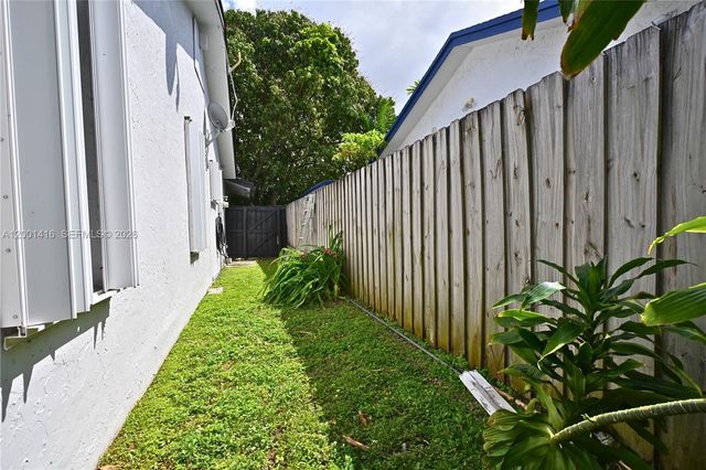 13931 SW 105th St, Miami, FL 33186