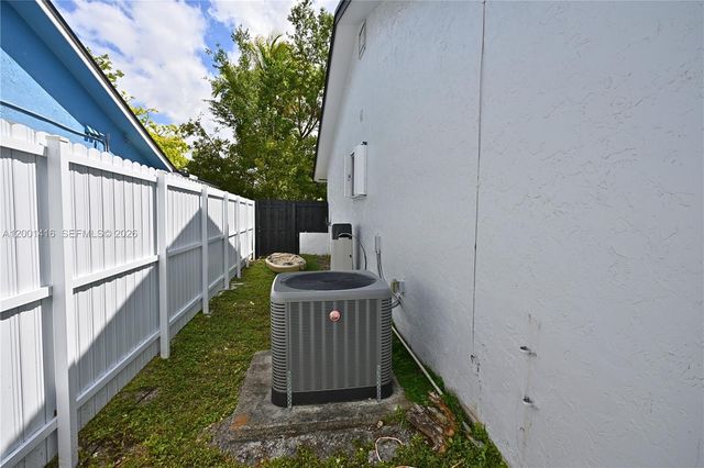 13931 SW 105th St, Miami, FL 33186