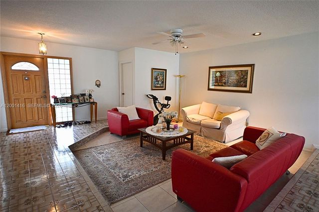 13931 SW 105th St, Miami, FL 33186