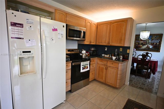 13931 SW 105th St, Miami, FL 33186