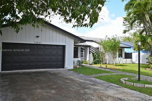 13931 SW 105th St, Miami, FL 33186