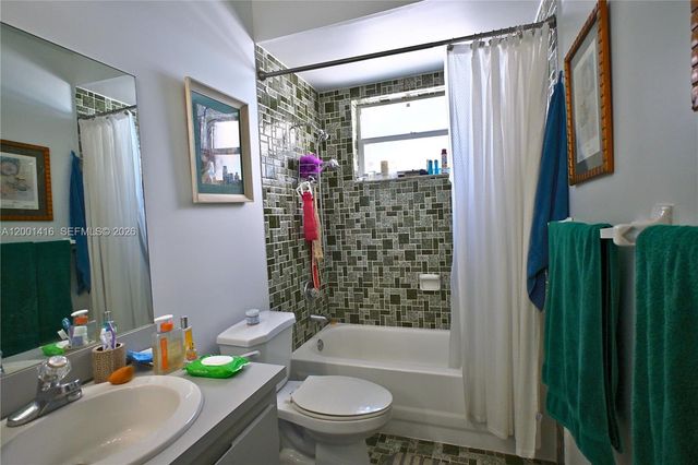 13931 SW 105th St, Miami, FL 33186