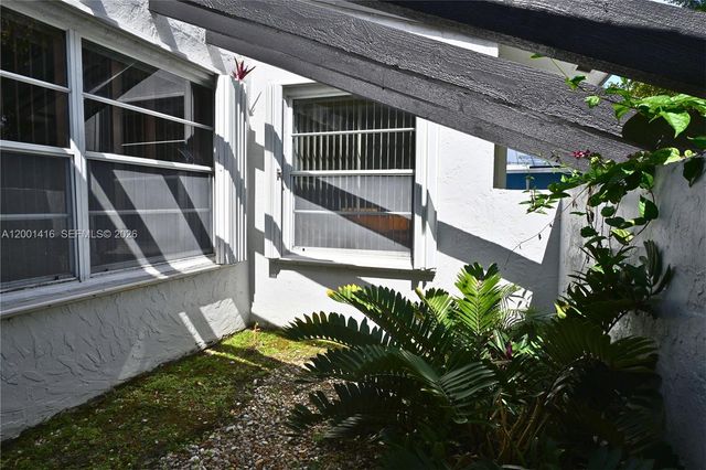 13931 SW 105th St, Miami, FL 33186