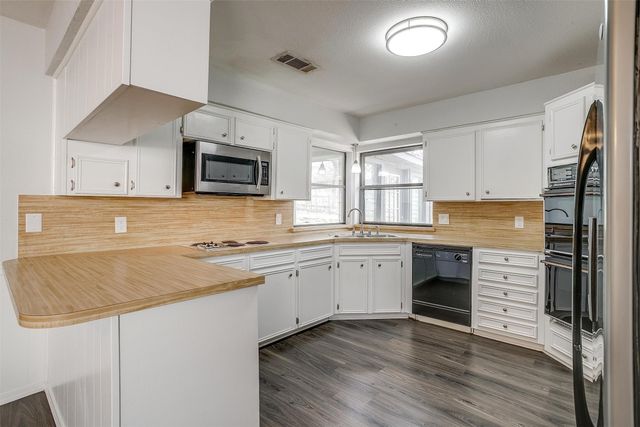 113 Clinton Street, Burleson, TX 76028