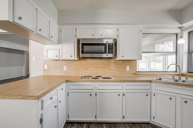 113 Clinton Street, Burleson, TX 76028