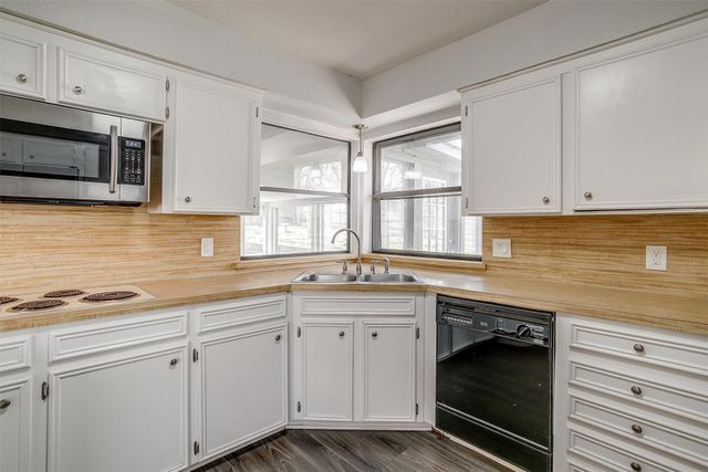 113 Clinton Street, Burleson, TX 76028