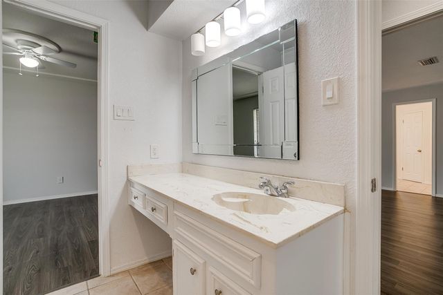 113 Clinton Street, Burleson, TX 76028