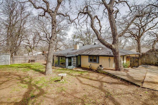 113 Clinton Street, Burleson, TX 76028