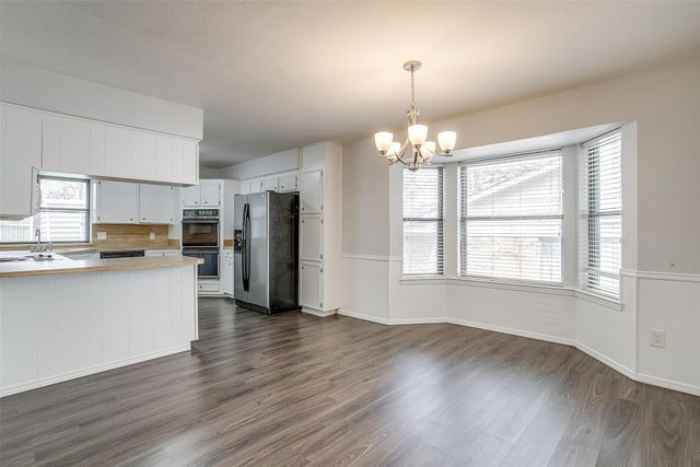 113 Clinton Street, Burleson, TX 76028