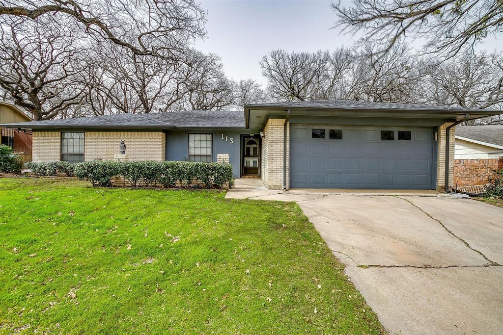 113 Clinton Street, Burleson, TX 76028
