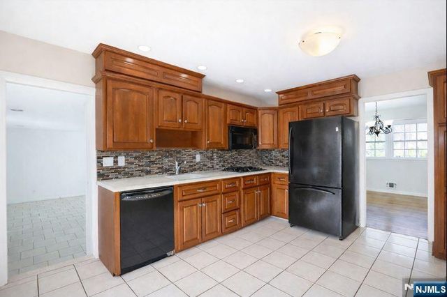 595 Colonial Road, River Vale, NJ 07675