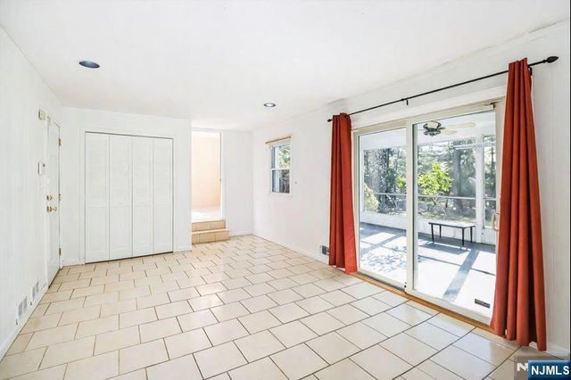 595 Colonial Road, River Vale, NJ 07675