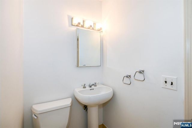 595 Colonial Road, River Vale, NJ 07675