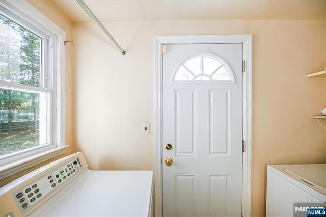 595 Colonial Road, River Vale, NJ 07675