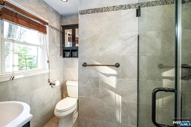 595 Colonial Road, River Vale, NJ 07675