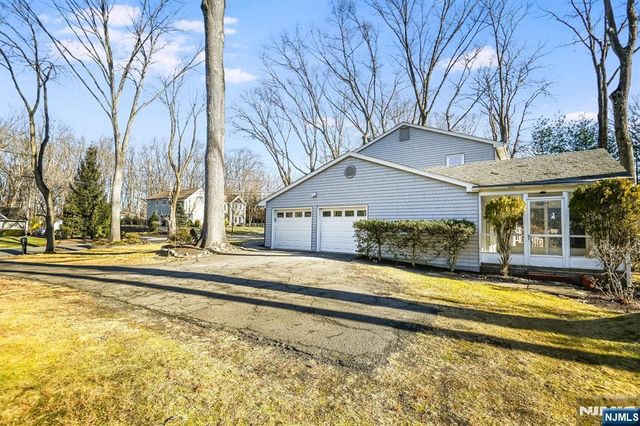 595 Colonial Road, River Vale, NJ 07675